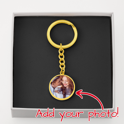 Custom Photo Circle Keychain – Personalized Engraving & 18K Gold Option